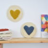 PRE-COMMANDE - Décoration "Cœur" en punch needle – Image 5