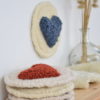PRE-COMMANDE - Décoration "Cœur" en punch needle