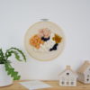 Tableau textile Camel et Bleu marine – Image 3